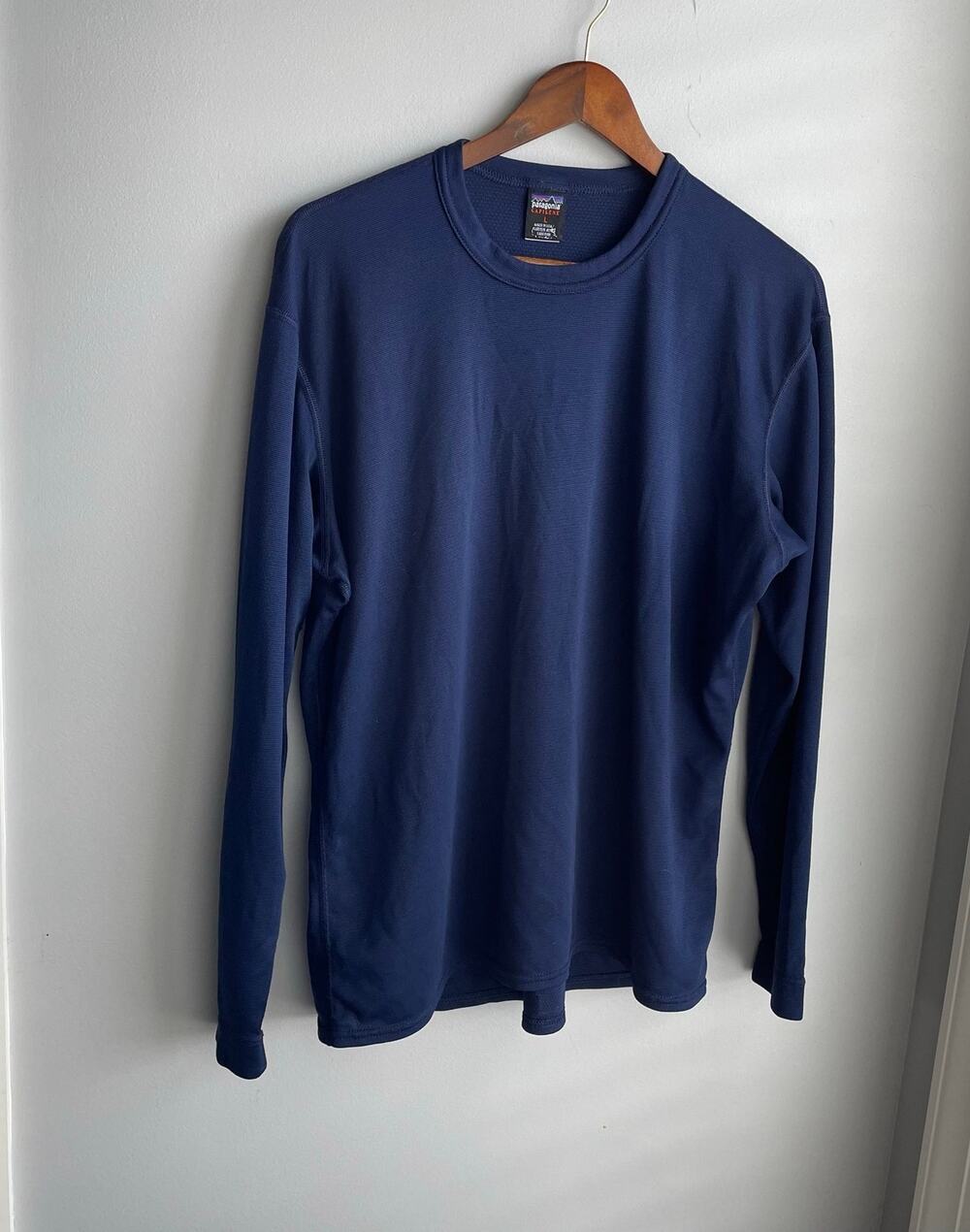 Patagonia Men's Capilene Base Layer Navy Blue Long Sleeve Tee size L